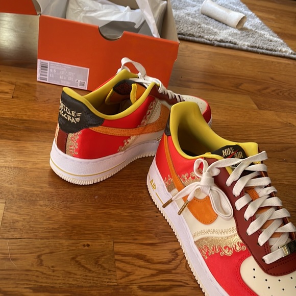 NEVER WORN NIKE special edition AIR FORCE 1s / FRESH OUT OF THE BOX - Picture 3 of 4